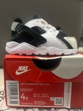 Nike Kids Black and White Huarache-Style Sneakers
